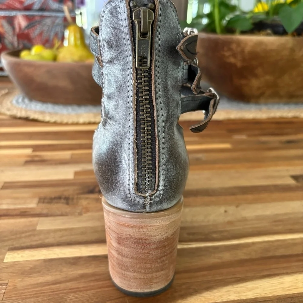 Freebird Randi - Picture 3 of 10